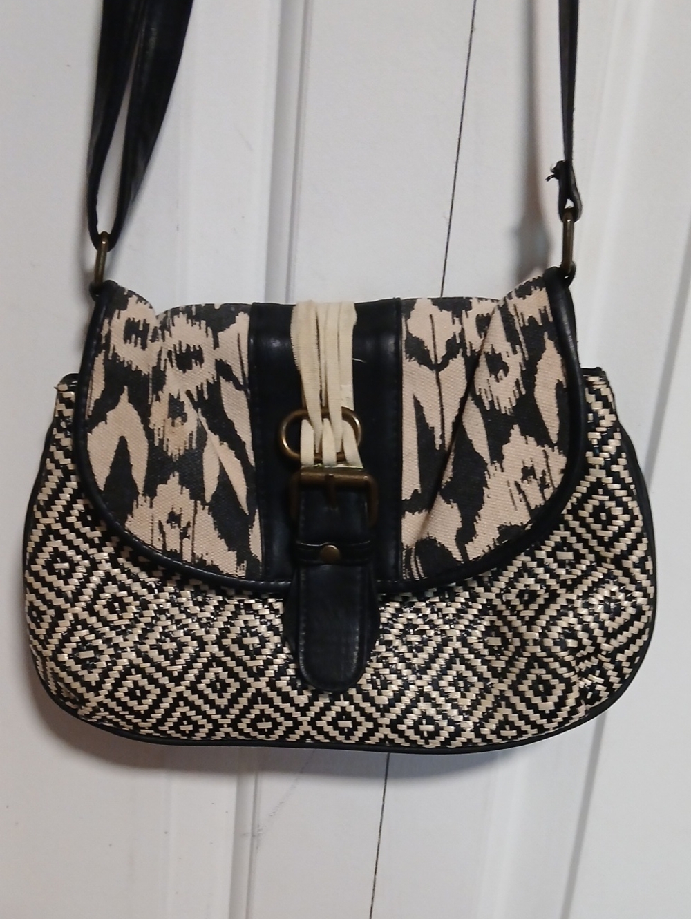 Mossimo Supply Co. Black and Cream Patterned Crossbody Saddle Bag with Buckle